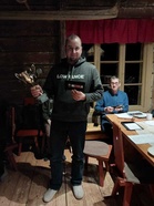 Ison ahvenen voittaja Mikko Lampi