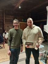 Iso ahven kisan voittaja Mikko Lampi ja pj Hannu Kivimäki